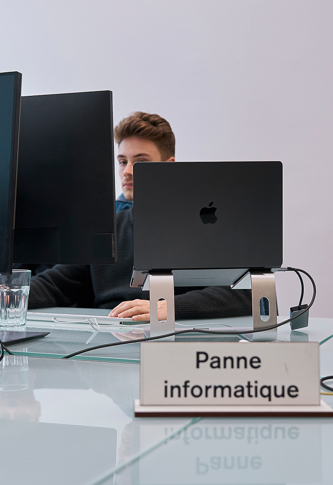 pole informatique et développement web dans une agence de communication parisienne